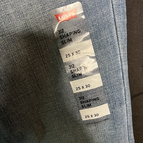 BRAND NEW Levi’s shaping super skinny - Picture 3 of 8